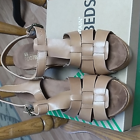 Sandals size 8.5 - Picture 2 of 10
